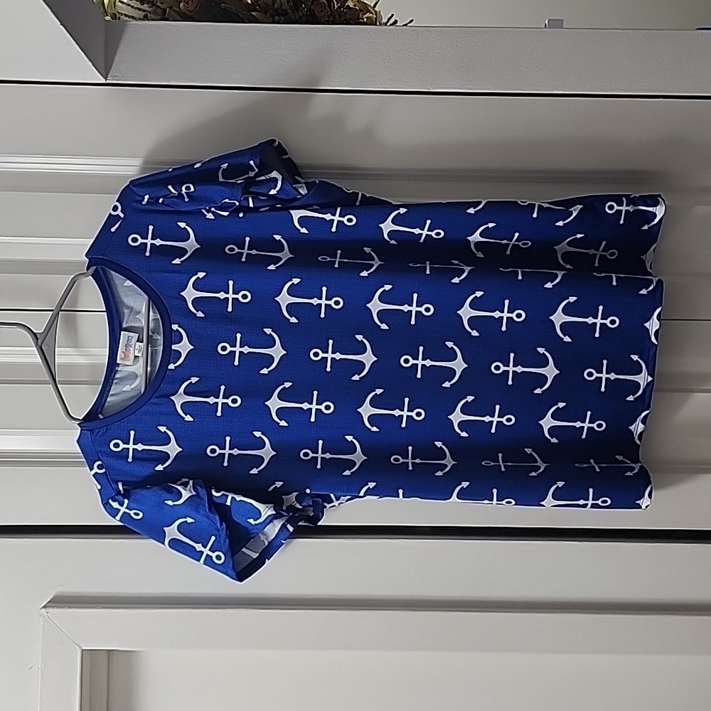 LuLaRoe size large Olive tee